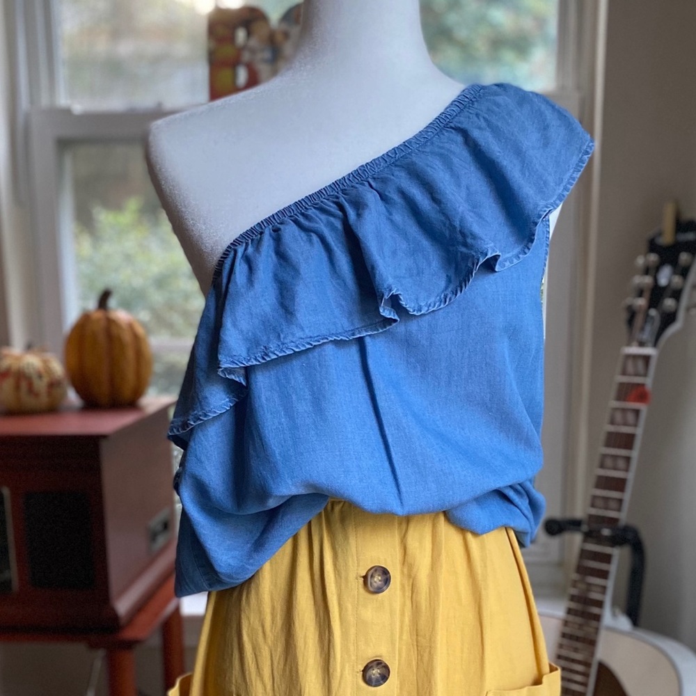 One shoulder chambray ruffle top - L - Old Navy